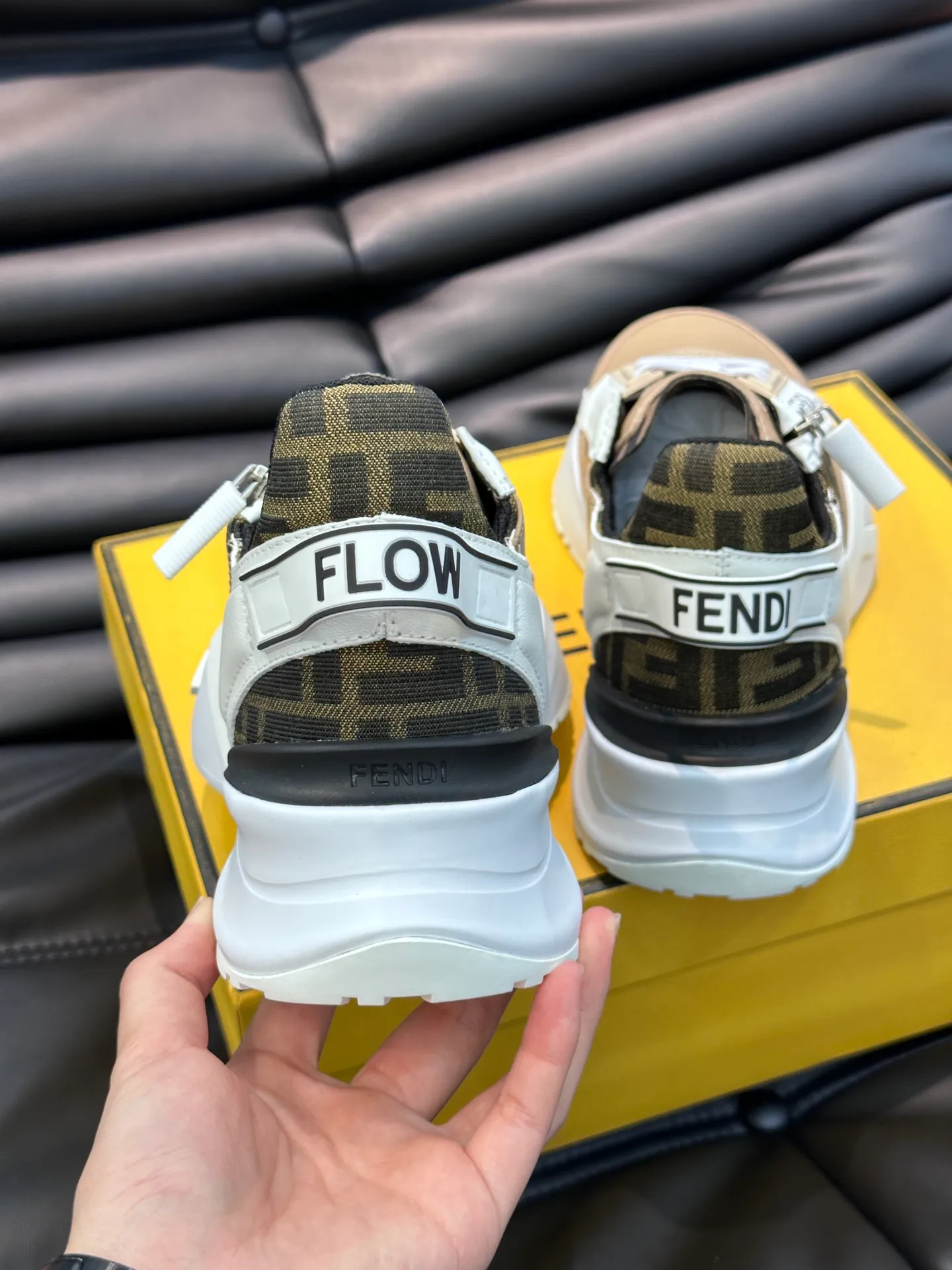 Men's shoes 💰p560 "Fend*" new men's casual sports shoes, equipped with elastic straps, side zippers, and corrugated soles engraved with F. Embossed Fendi Flow lettering on the heel. Made of technical fabric and a mix of blue and suede. Decorated with Lycra® details. FF graphic tongue. Ultra-light and wear-resistant EVA sole. Size: 38-44
